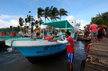 Pescadores y prestadores de servicios