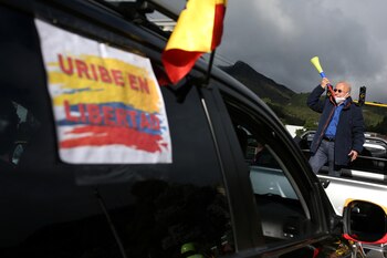 Varias personas salieron a las