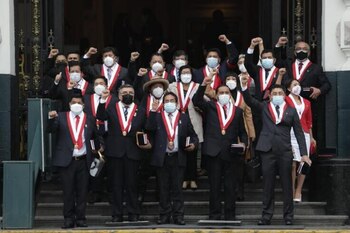 Distintos congresistas han renunciado a