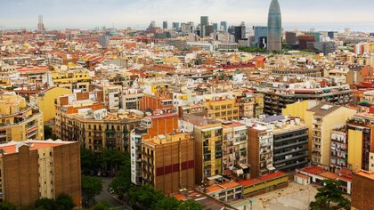La población de Barcelona crece a 1.7 millones de personas, su máximo desde 1991: 1 de cada 4 son extranjeros