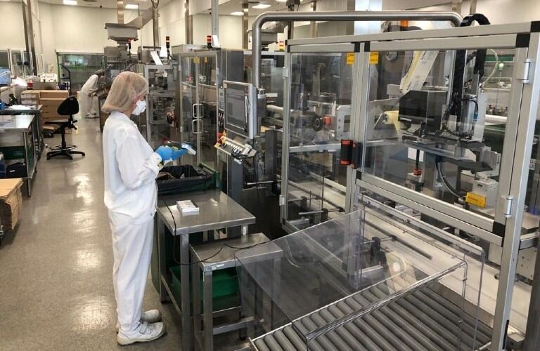 El ANMAT inhibió la fabricación de medicamentos de un laboratorio por contaminación en una partida de fentanilo de uso hospitalario que habría producido 9 fallecimientos FARMAINDUSTRIA/SANOFI