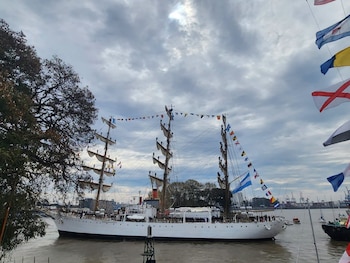 La fragata ARA “Libertad” arribó a Buenos Aires y finalizó su 54º viaje de instrucción