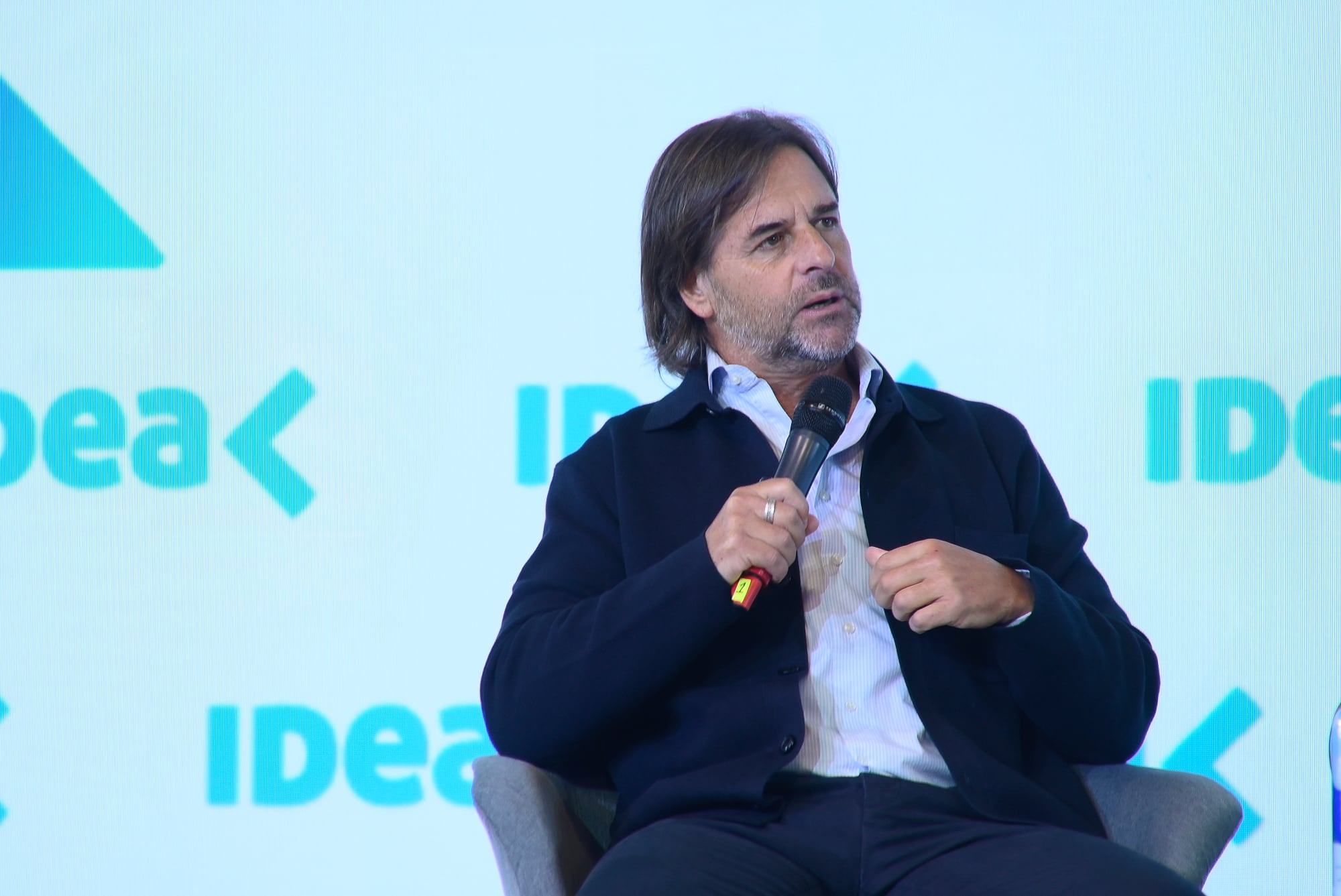 Luis Lacalle Pou participó del Coloquio de IDEA