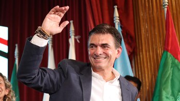 Bolivia anuncia que "suspende" sus