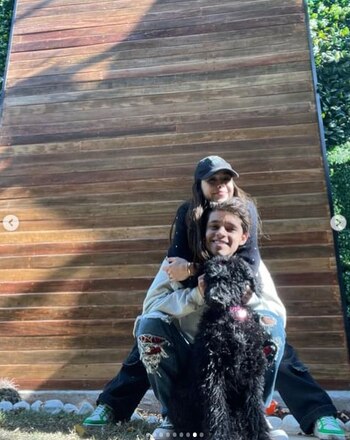 Alex Hoyer también se dedica