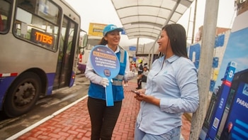 Paraderos de corredores complementarios serán renovados con códigos QR, señalización Braille y baldosas podotáctiles