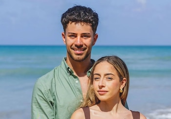 Álex y Ainhoa, pareja de 'La isla de las tentaciones 10' (MEDIASET ESPAÑA).
