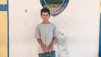 Según la investigación, el joven amenazaba presuntamente a su abuelo utilizando un machete. (FOTO: Policía Nacional)