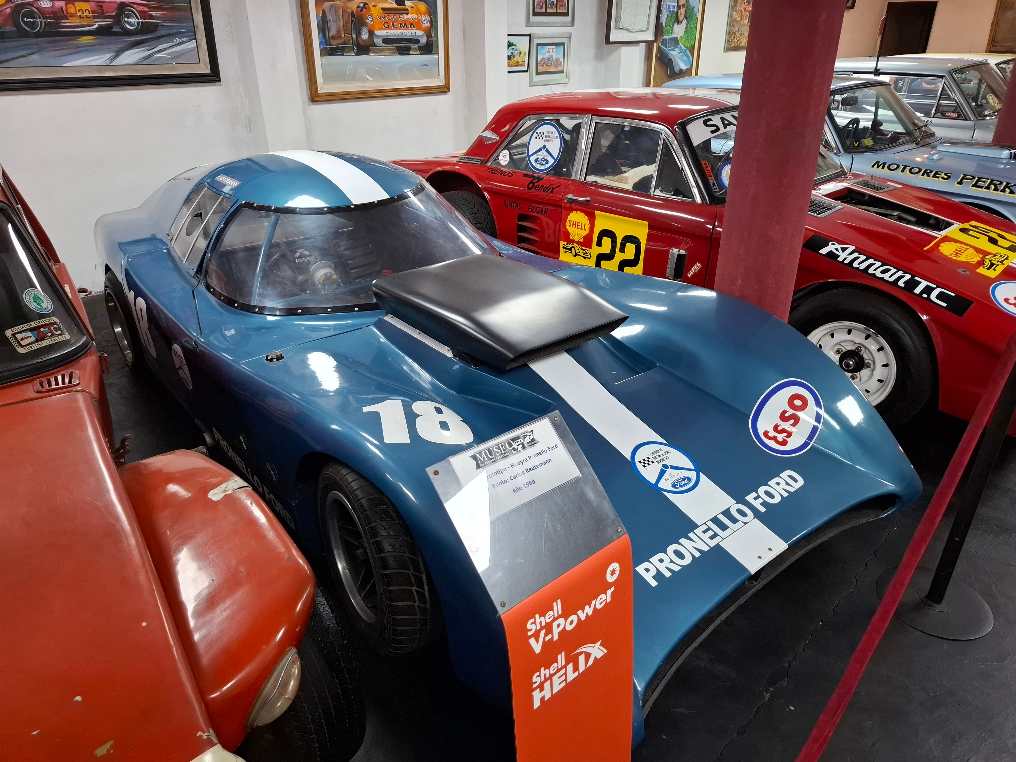 El Huayra-Ford hecho por Heriberto Pronello y que Carlos Reutemann y Carlos Pascualini corrieron en el Sport Portotipo