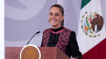 Así gobierna Sheinbaum: de las reuniones matutinas a las giras que la ‘llenan de energía’