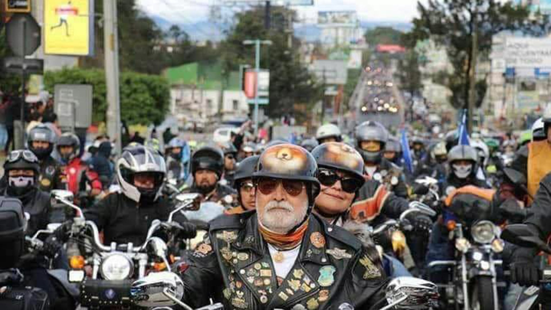 El evento moviliza a participantes desde la Plaza de la Constitución a lo largo de más de 220 kilómetros hacia la Basílica del Cristo Negro, bajo un fuerte dispositivo de vigilancia y recomendaciones de seguridad estipuladas por las autoridades.