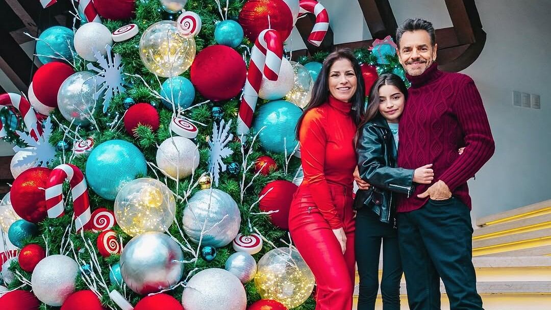 Eugenio Derbez, Alessandra Rosaldo y Aitana Derbez, su hija.