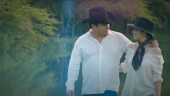 Julión conoció a su esposa