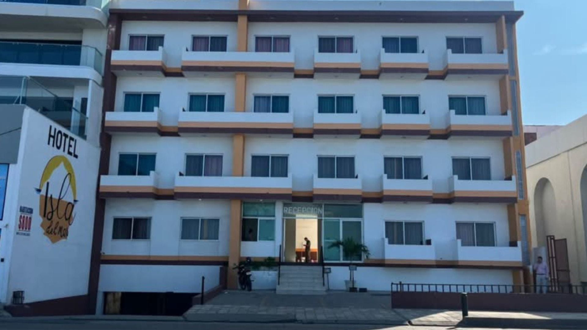 Este es el hotel donde fueron asesinados los dos hombres, uno agente de la Guardia Nacional.
Foto: Luz Noticias