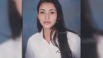 La foto acertijo: ¿Quién es esta adolescente que se hizo famosa tras un escándalo y luego creó un imperio en la moda?