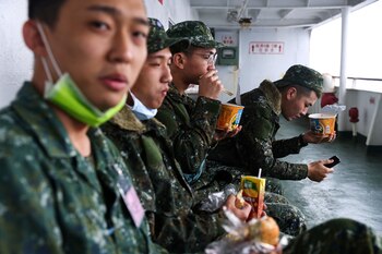 Soldados en un descanso en