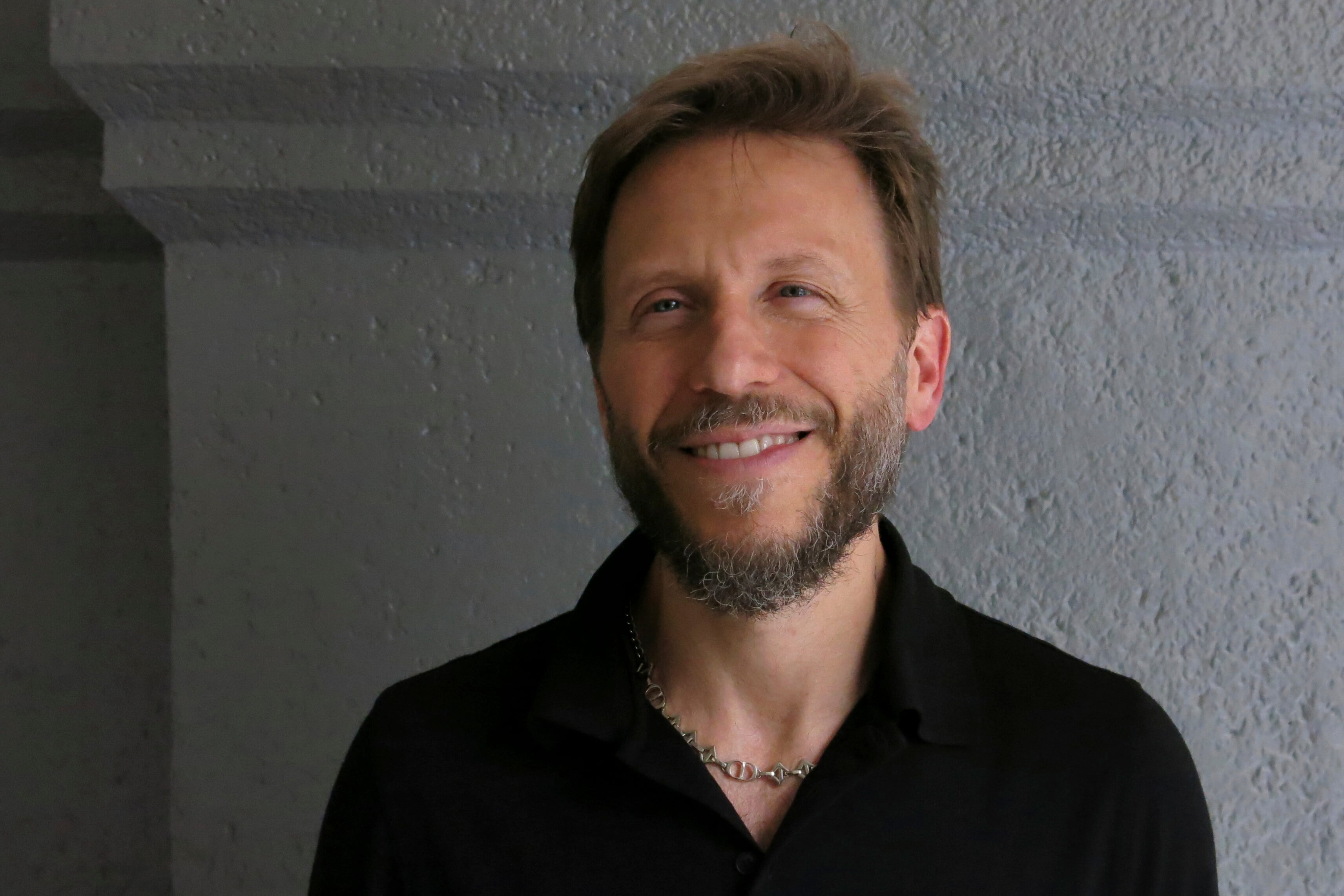 Noel Schajris se hizo notar por su punto de vista cuestionando la representación de la música autogestionada entre las nominaciones a los Latin Grammy - crédito Berenice Bautista/AP