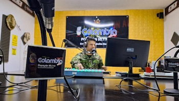 Ejército Nacional habilitó su red de emisoras para la búsqueda de desaparecidos tras el terremoto en Colombia
