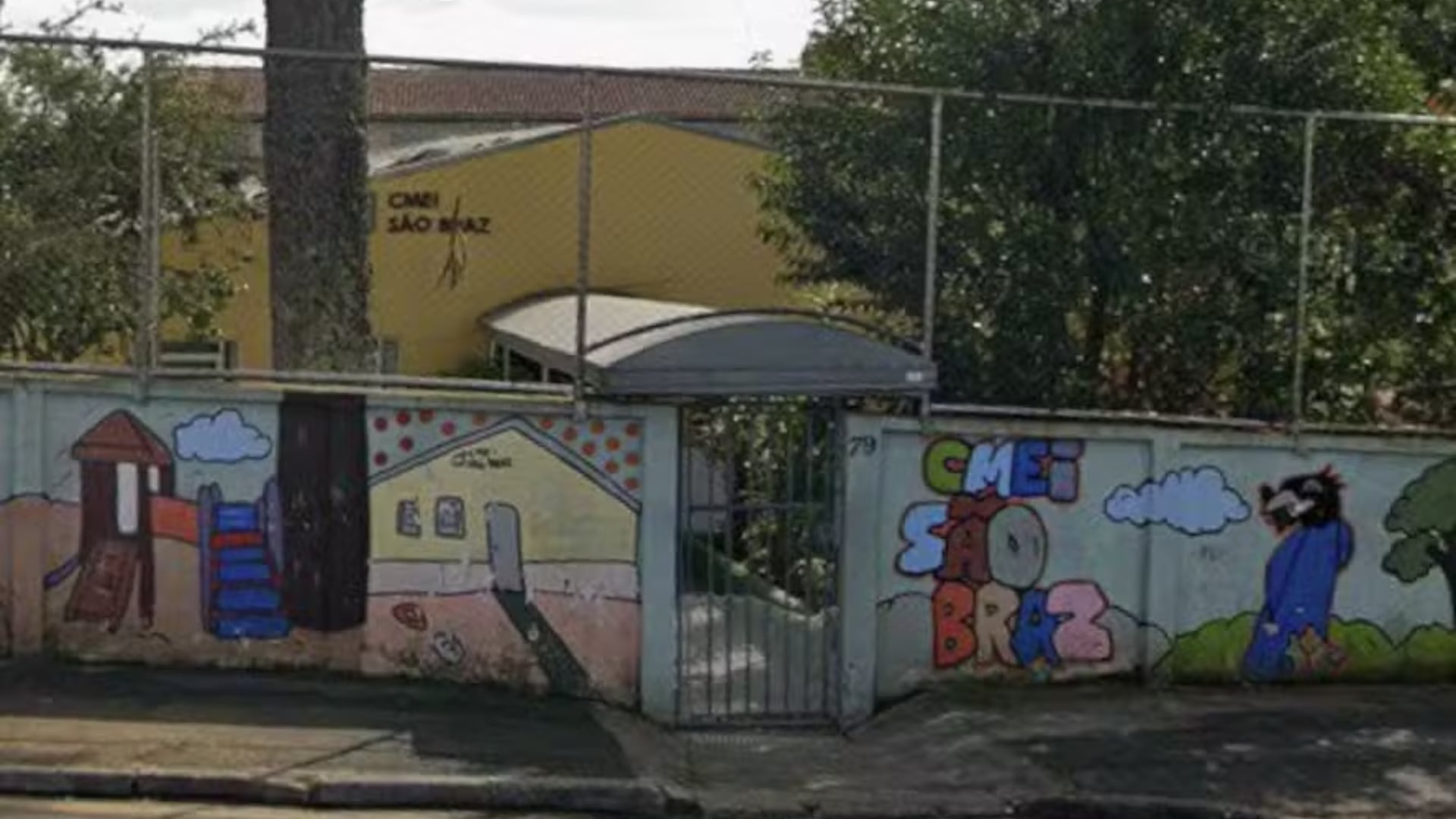 La Policía brasileña rescató a 13 niños tomados como rehenes en un jardín y abatió al secuestrador (Créditos: O Globo)
