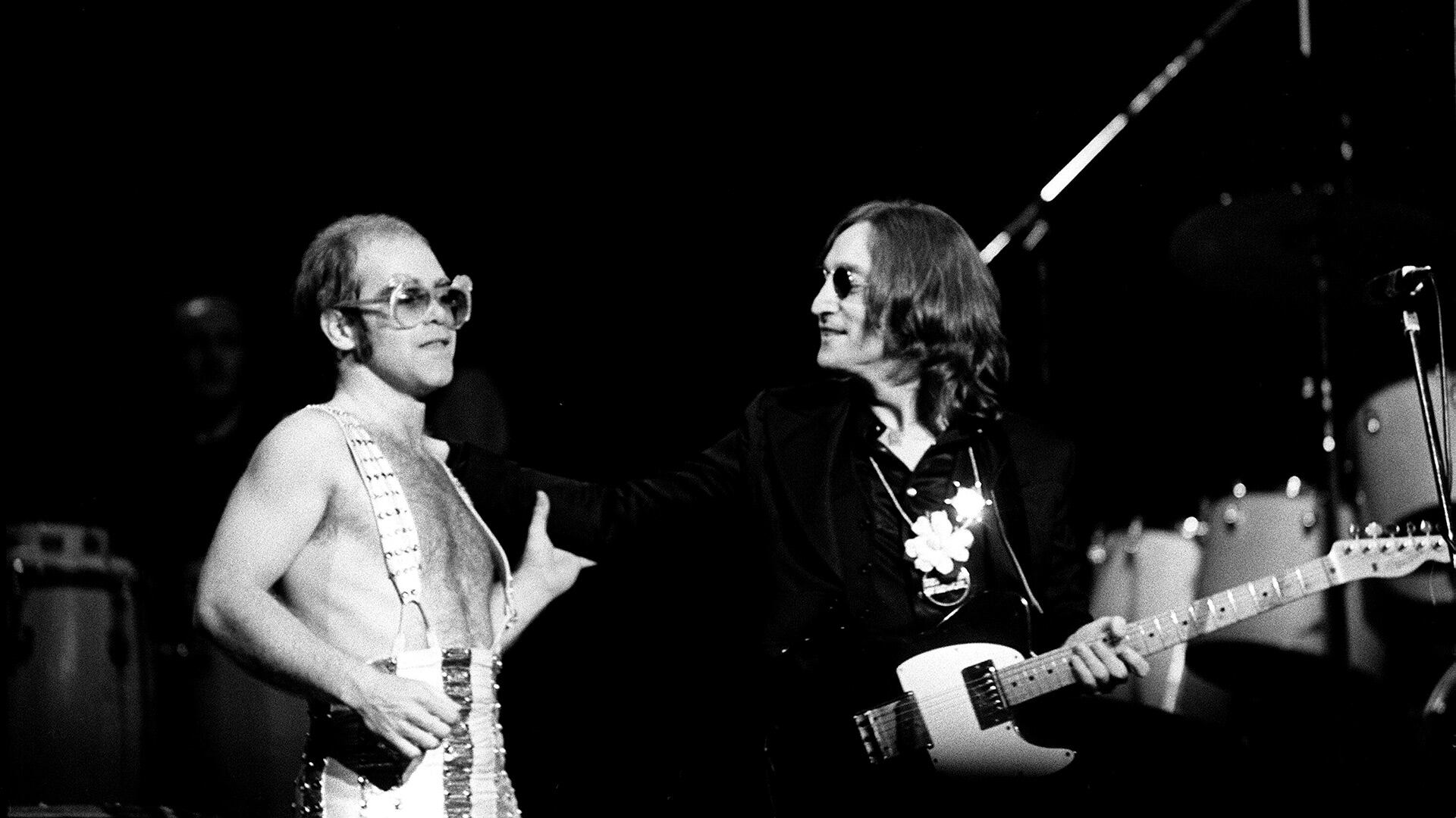 La relación entre Elton John y John Lennon se consolidó en el escenario del Madison Square Garden en 1974 (Grosby)