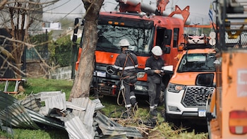 Un temporal con vientos de 130 km/h dejó una muerta y miles de damnificados en Uruguay: “Voló todo”