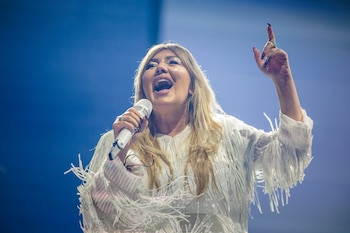 El grupo donostiarra La Oreja de Van Gogh ofrece este viernes el primero de sus dos conciertos en València dentro de su gira 'Tantas cosas que contar', que supone el regreso a los escenarios de Amaia Montero, su vocalista original. EFE/ Biel Aliño