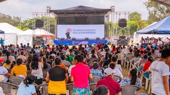 Una multitud celebró el arte y la gastronomía internacional en un encuentro único. Desfiles coloridos, competencias deportivas y experiencias interactivas propiciaron el diálogo y la conexión entre naciones (Foto cortesía Dirección de Integración)