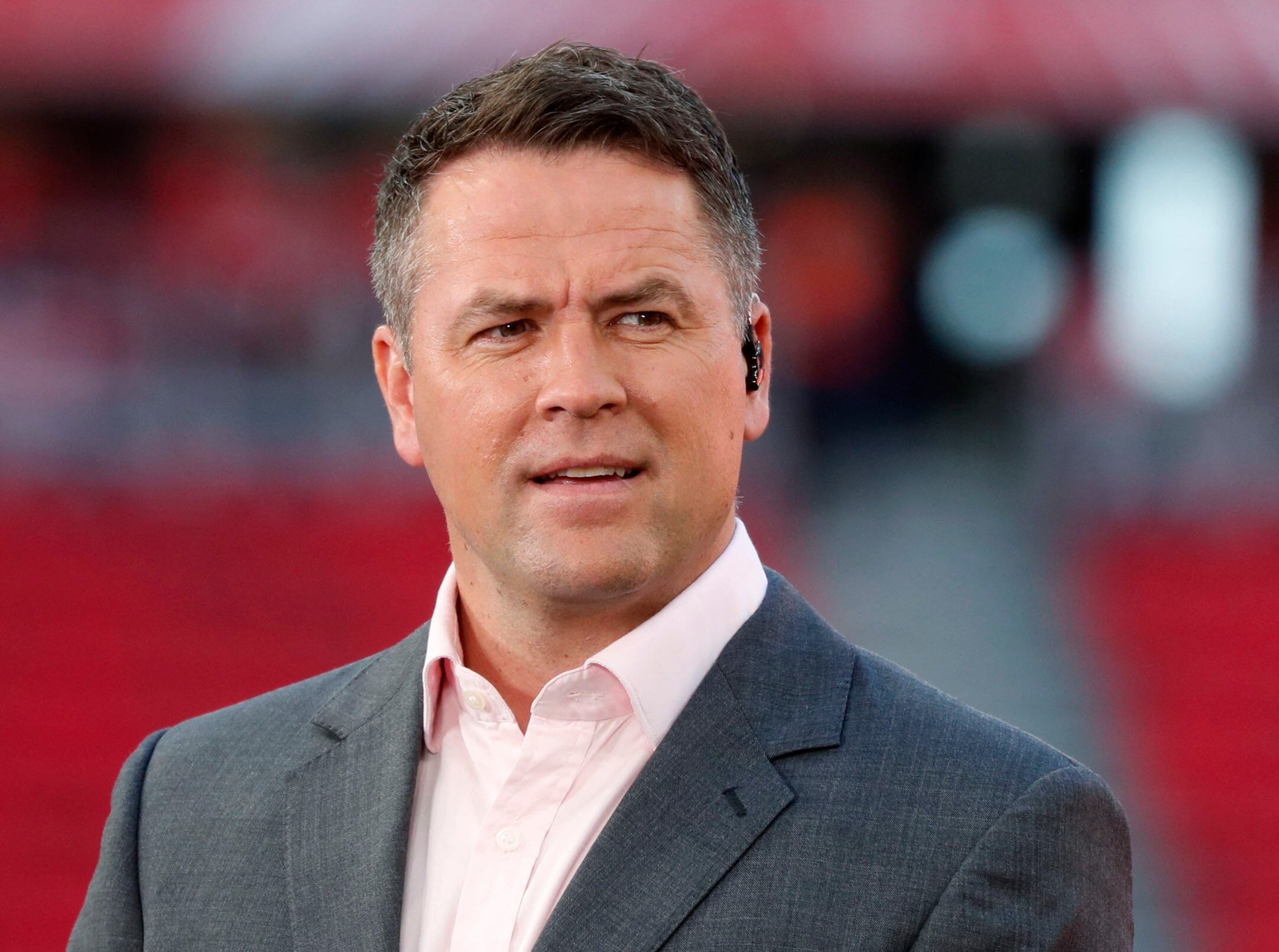 Michael Owen es aficionado a las carreras de caballos y trabaja como analista deportivo (REUTERS/Bernadett Szabo)