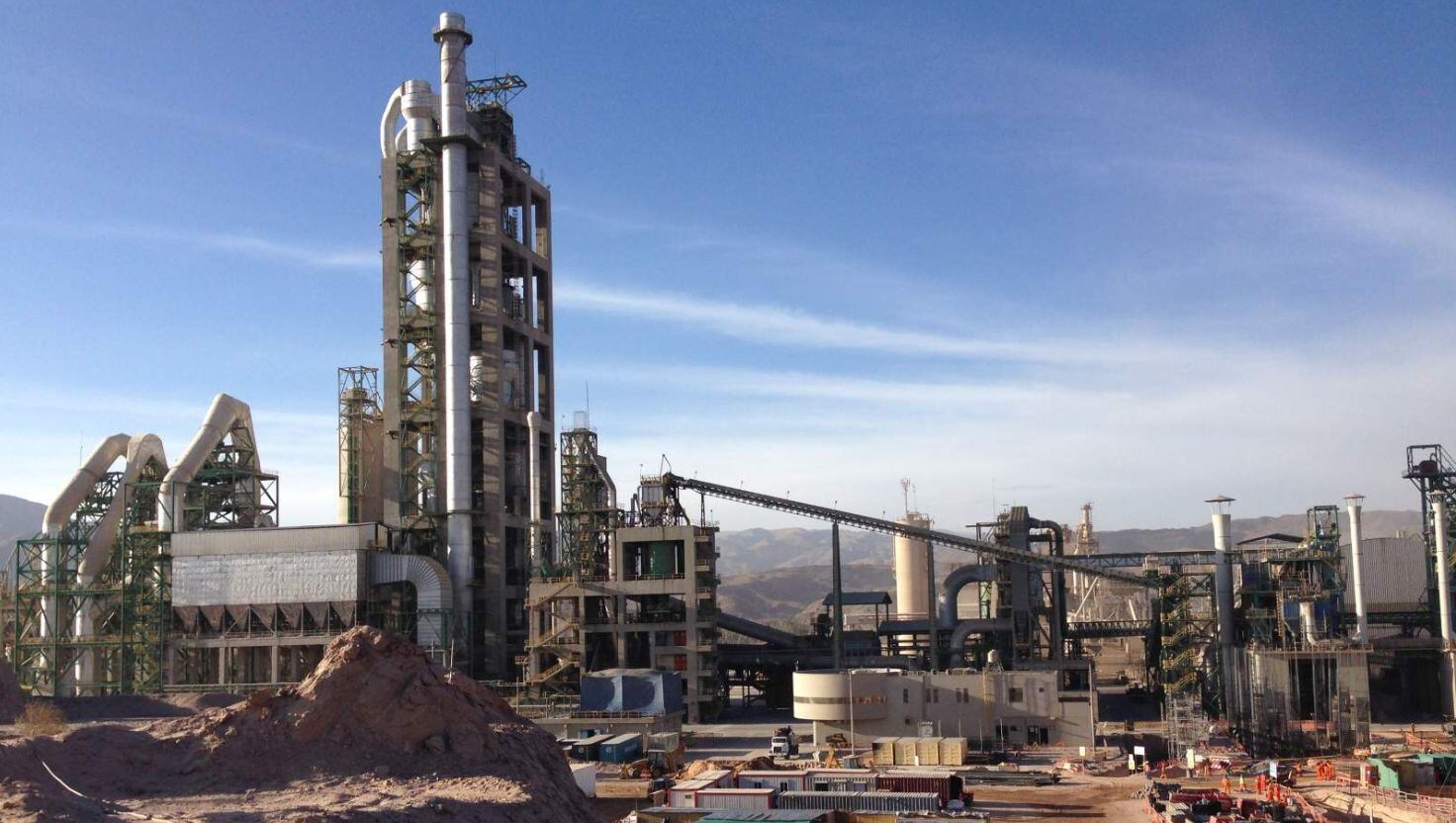 Ocho directivos y trabajadores de Yura S.A. y Racionalización Empresarial S.A. reciben multas individuales de S/936.000 por su participación en las conductas anticompetitivas.