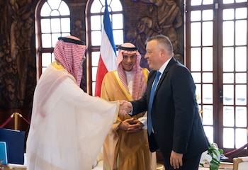 Audiencia del señor Francisco Gamboa, Vicepresidente de la República con el Hon. Sr. Adel Ahmed Al Jubeir, Ministro de Estado para Asuntos Exteriores, Miembro del Consejo de Ministros y Enviado Especial para Asuntos Climáticos del Reino de Arabia Saudita. Créditos: Presidencia de la República