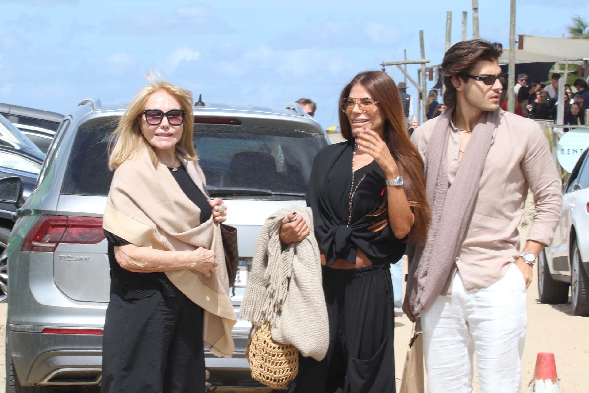 La familia Menem disfrutó de un almuerzo en La Huella, el reconocido parador de José Ignacio frecuentado por celebridades y turistas internacionales