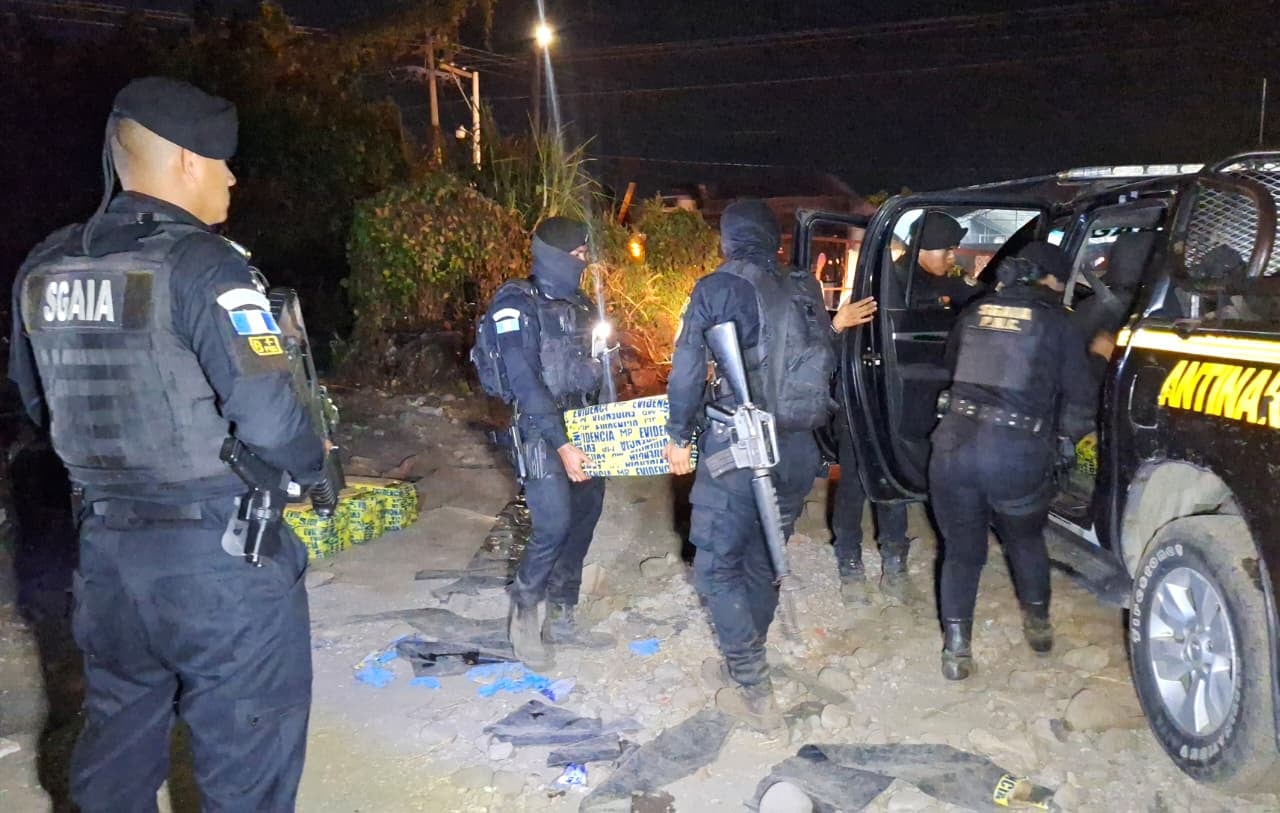 El operativo en Retalhuleu culminó con la incautación de cocaína valorada en 15 millones de quetzales./(PNC de Guatemala)