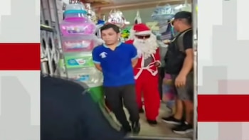 Un policía disfrazado de Papá