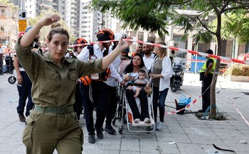 Una mujer y si pequeño