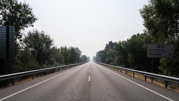 La Comunidad de Madrid reabre más de 100 kilómetros de carreteras afectadas por los incendios de la sierra oeste