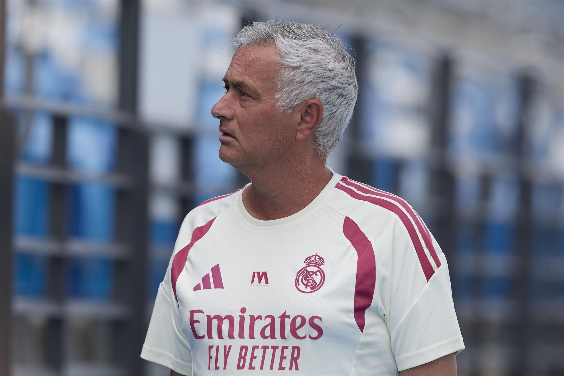 José Mourinho se pone a prueba en su regreso al Real Madrid frente a la hegemonía de Hansi Flick
