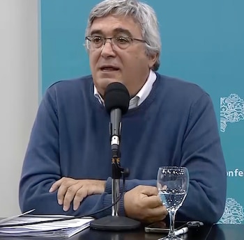 Javier Rodríguez, ministro de Desarrollo Agrario de PBA, ayer en conferencia de prensa