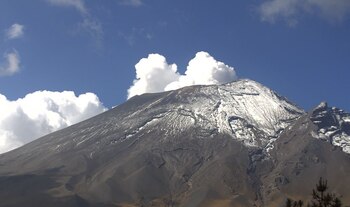 Volcán Popocatépetl este martes 06 de junio. Foto: @CNPC_MX