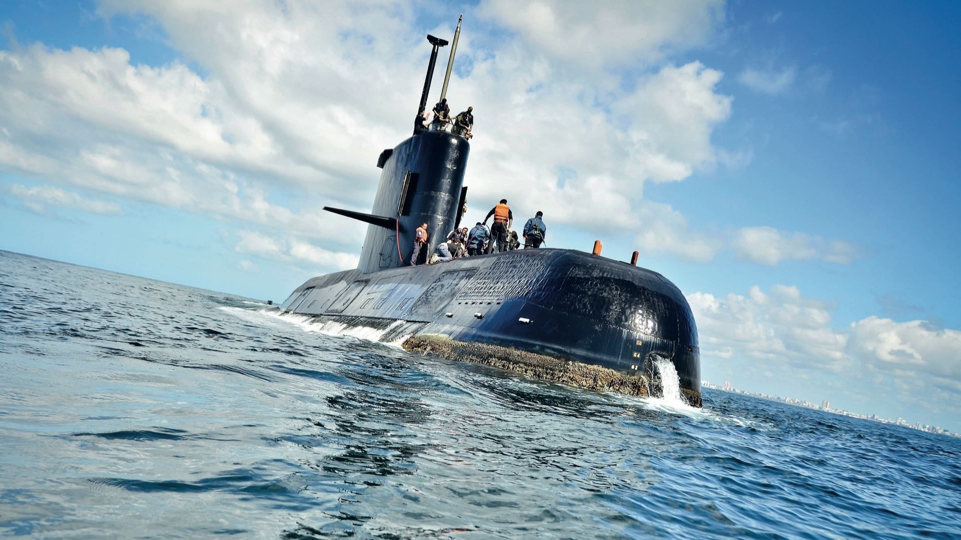 La sentencia por la tragedia del ARA San Juan condenó a Claudio Villamide y absolvió a los otros tres ex altos mandos, pero dejó abierto un interrogante central: qué ocurrió dentro del submarino durante las últimas horas antes de la implosión y qué alcance jurídico debía darse a esa incertidumbre (Foto: Juan Sebastián Lobos)