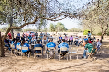 Asamblea comunitaria en Santiago del