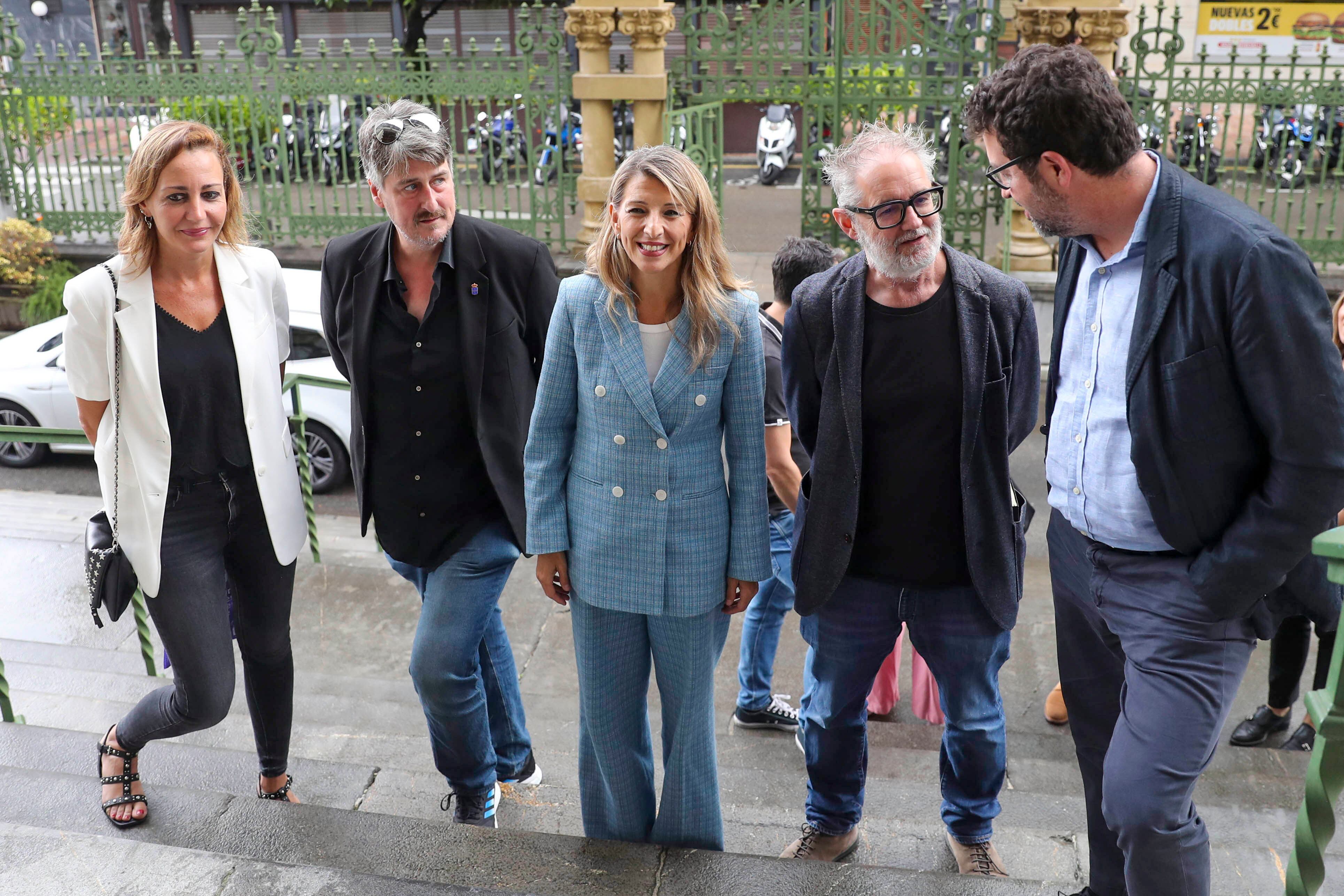 La vicepresidenta segunda y ministra de Trabajo y Economía Social, Yolanda Díaz, se reunió en Oviedo con las seis sindicalistas. (EFE/ J.L.Cereijido)