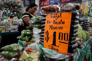El promedio del primer semestre de 2026 ubicó la canasta básica alimentaria en USD 255.5 en la zona urbana y en USD 185.57 en la rural. (Rudy QUIROZ / AFP)