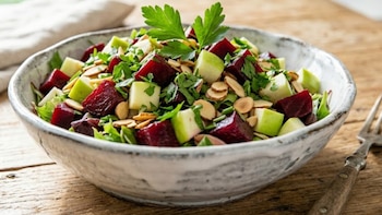 ensalda de betabel, manzana verde y almendras -México- 7 abril