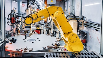 El crecimiento de la actividad manufacturera de la eurozona marca mínimos de cuatro meses