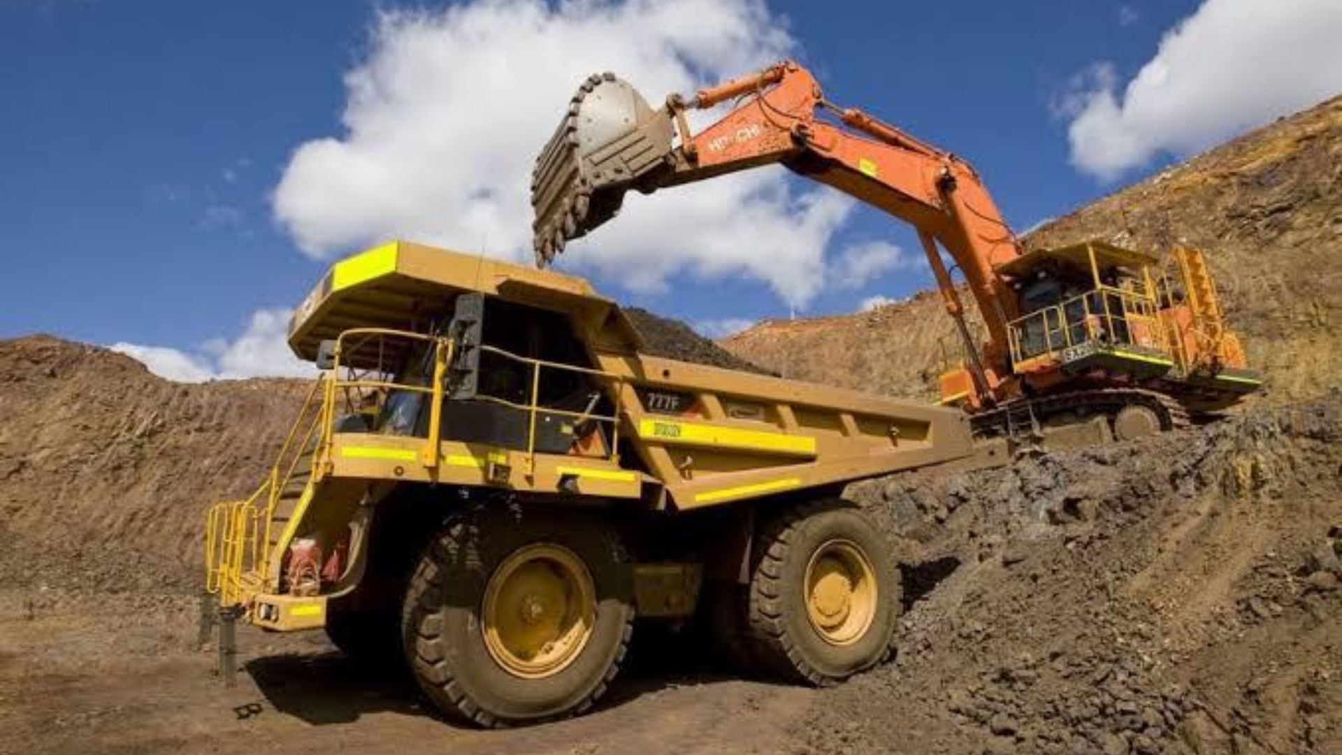 El sector minero giró USD 125 millones en utilidades y dividendos durante junio, uno de los cuatro más destacados del mes. (Andina)