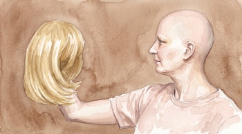 Ilustración en acuarela de una persona calva de perfil que sostiene una peluca rubia con la mano extendida sobre un fondo marrón.