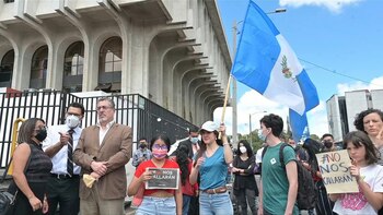 Congelan cuentas de El Periódico