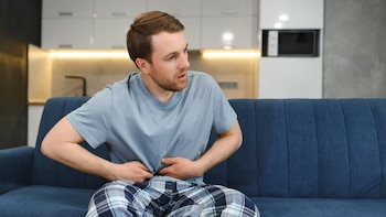¿Te sientes inflamado todo el tiempo? Una gastroenteróloga explica qué te está pasando en el intestino