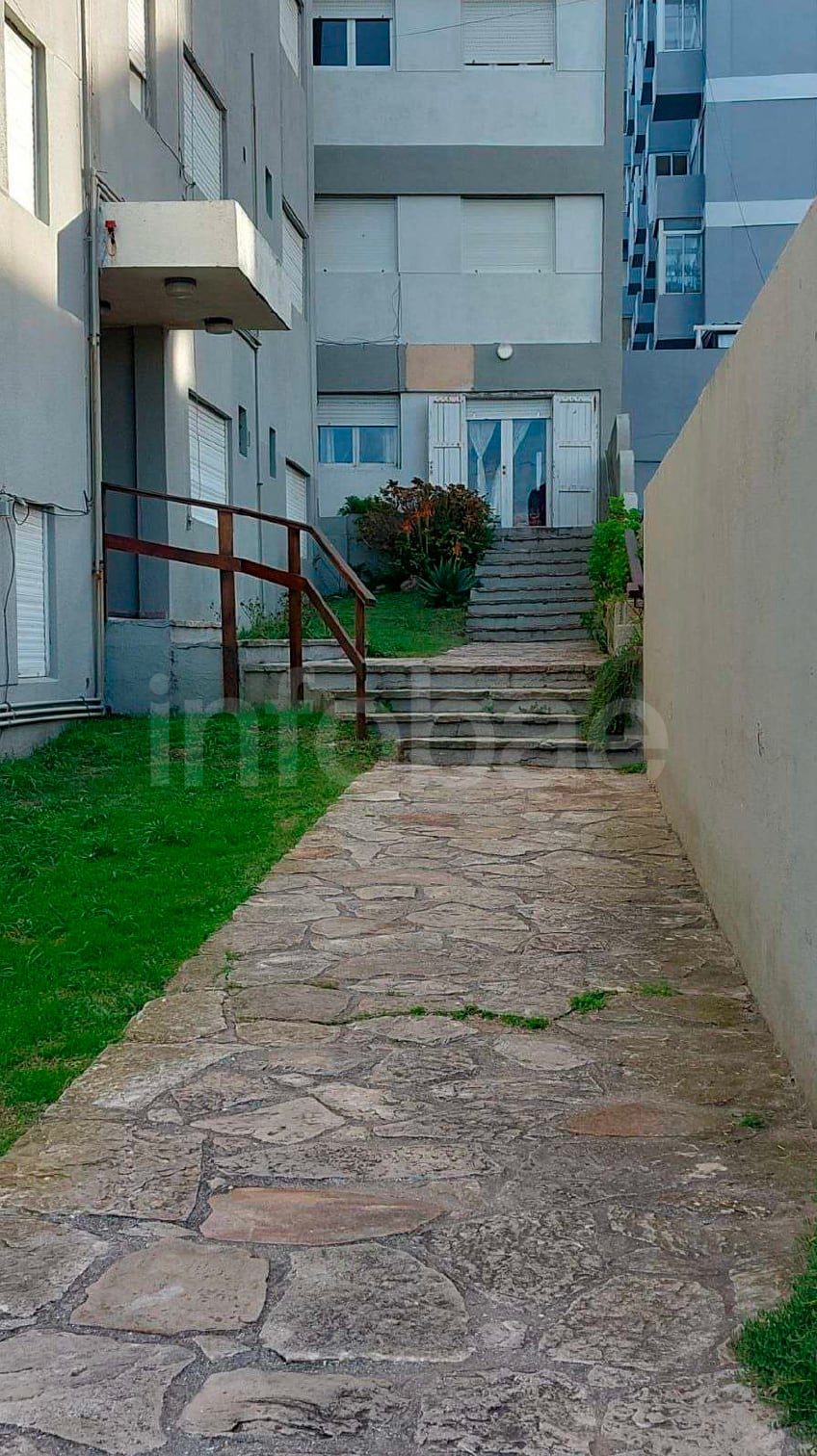 La demandante tiene actualmente 79 años y es propietaria de una unidad funcional en planta baja de un edificio de una localidad de la costa atlántica. (Poder Judicial)