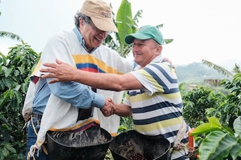 Petro recordó que durante su campaña presidencial durmió en la casa de Rigoberto y allí aprendió labores del café - crédito @petrogustavo/X